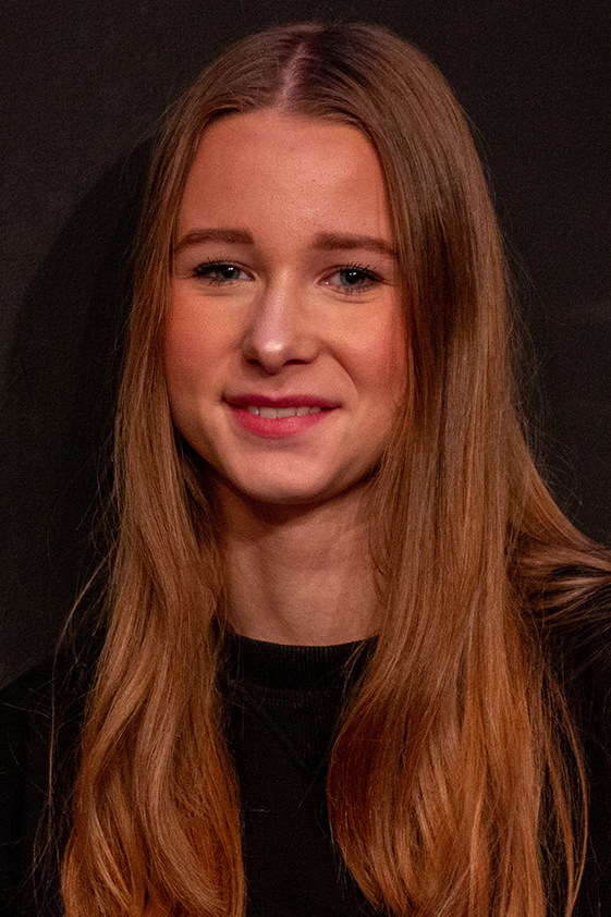 Pasfoto Fenna van den Noort